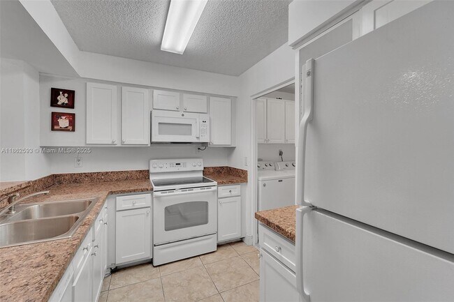 Building Photo - 1265 SW 46th Ave
