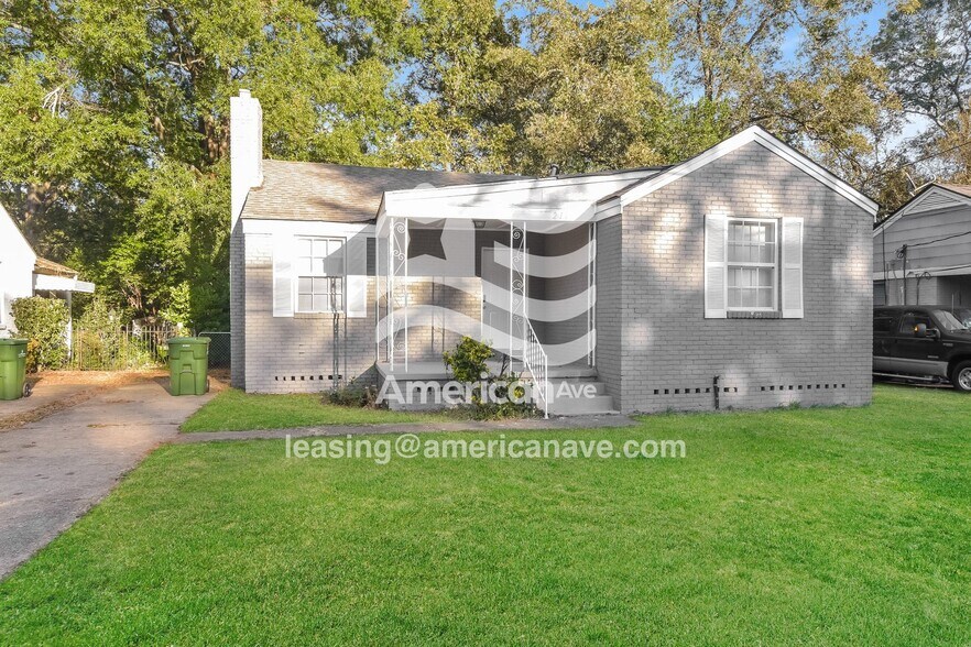 Building Photo - 211 Bradley Dr