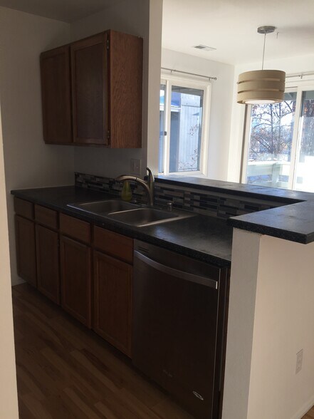 Kitchen - 4240 Folker St, #B202