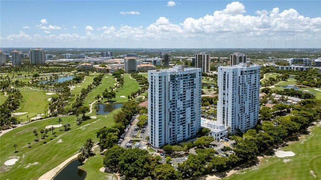 Building Photo - 20225 NE 34th Ct