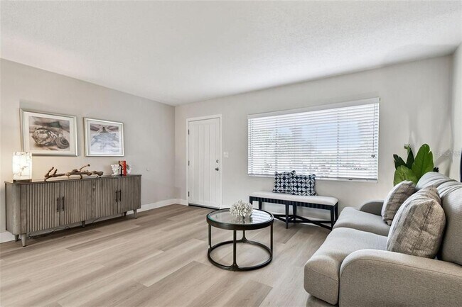 Building Photo - 4545 37th Ave N