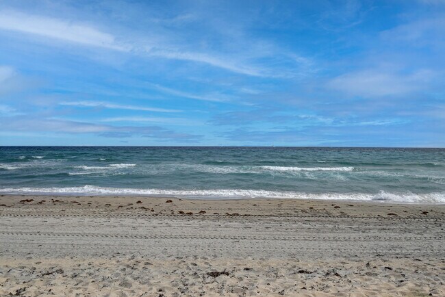 Building Photo - 2155 S Ocean Blvd