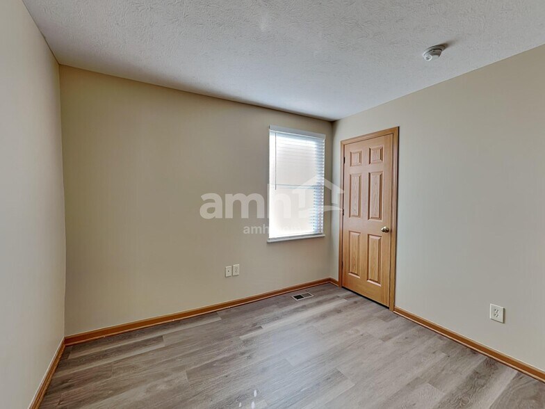 Building Photo - 1162 McNeil Dr