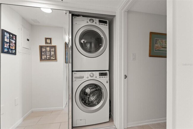 Building Photo - 2413 Bayshore Blvd