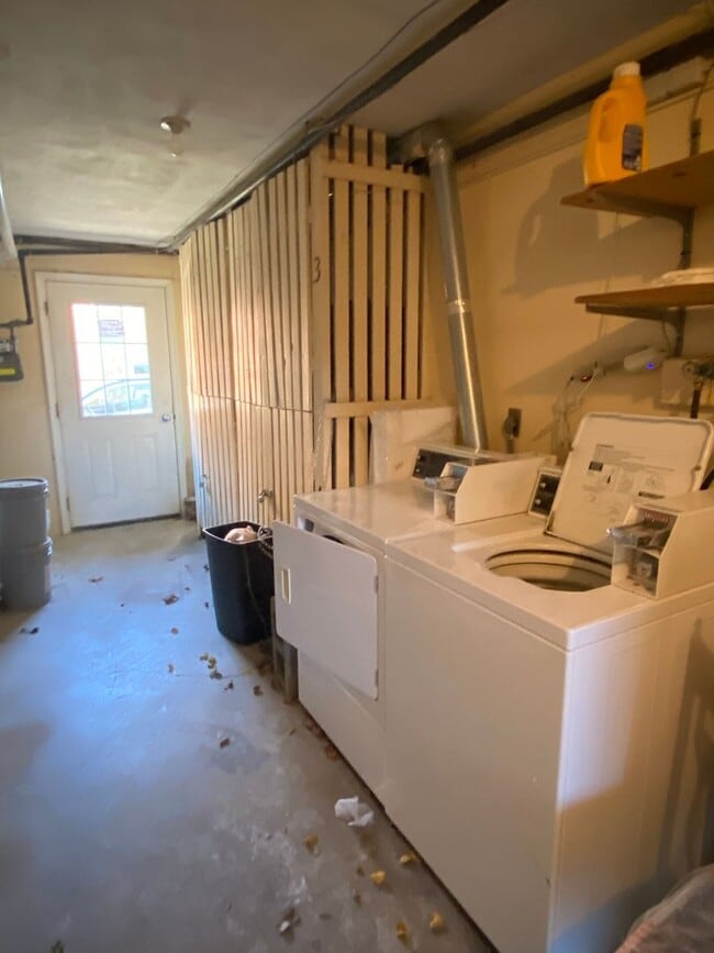 Building Photo - 7598 Boleyn Dr