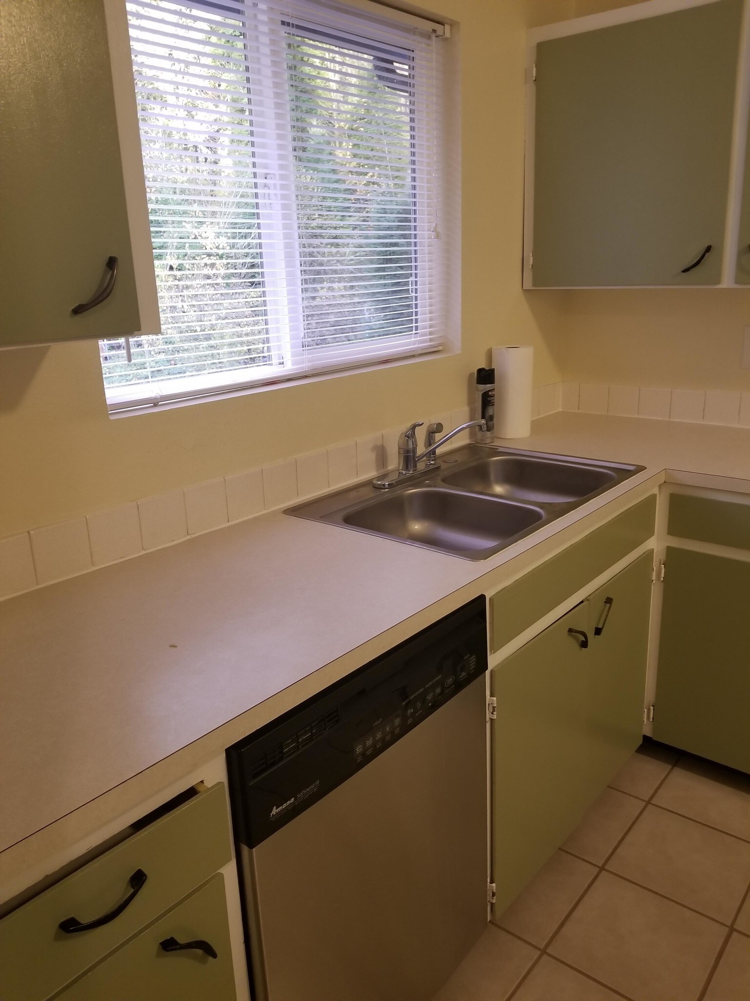 Building Photo - 509 Constitution Ave S