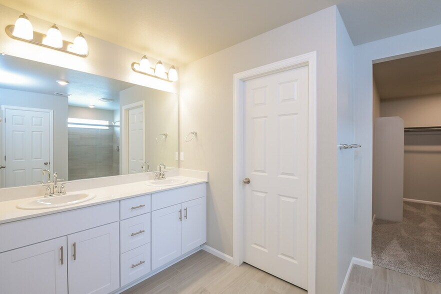 Building Photo - 9226 Rifle St