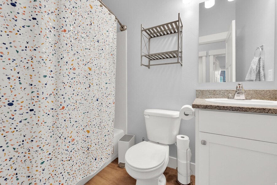 Building Photo - 67 S Walker Pl