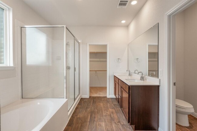 Building Photo - 409 Emerald Cv