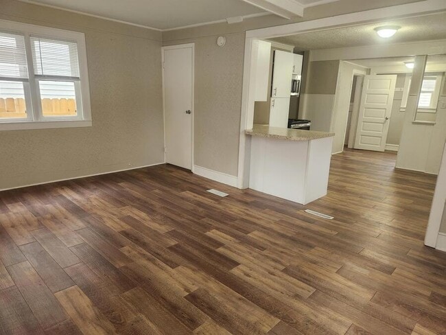 Building Photo - 200 Gold Ave NW