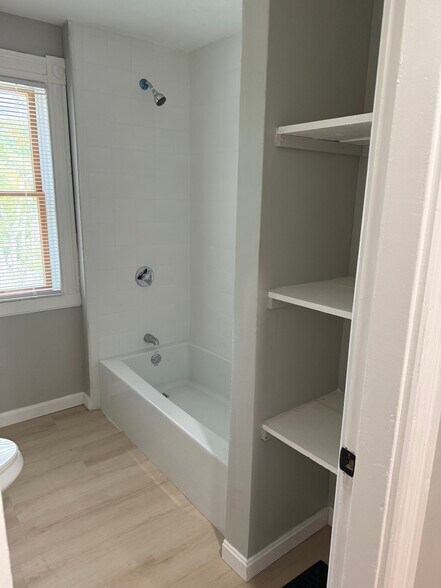 Full Bath (Second Floor) - 9 Marlboro Rd