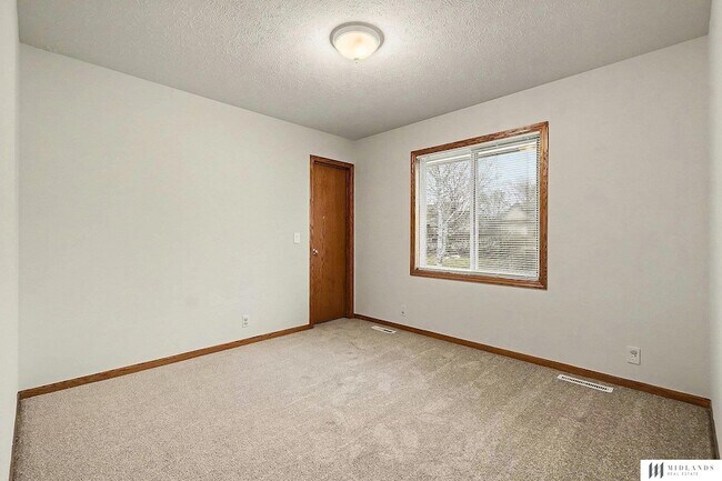 Building Photo - 11617 S 205th St