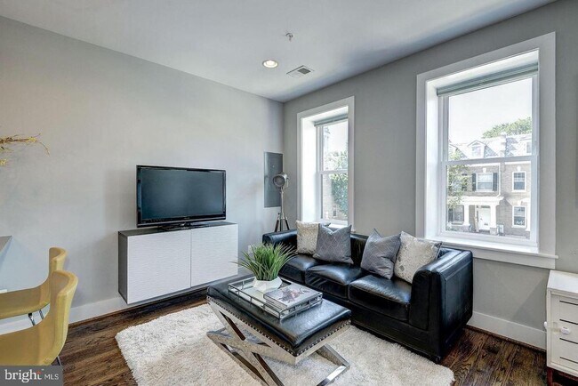 Building Photo - 1478 Harvard St NW