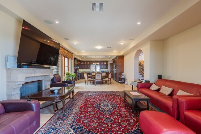 Building Photo - Gorgeous 5 Bedroom Home with sweeping view...