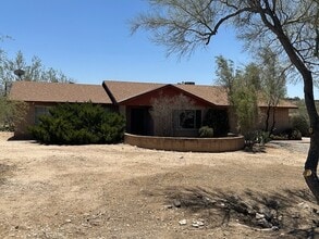 Building Photo - HOUSE FOR RENT