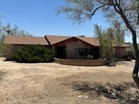 Building Photo - HOUSE FOR RENT