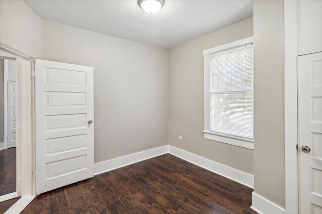 Building Photo - 1301 E 32nd St