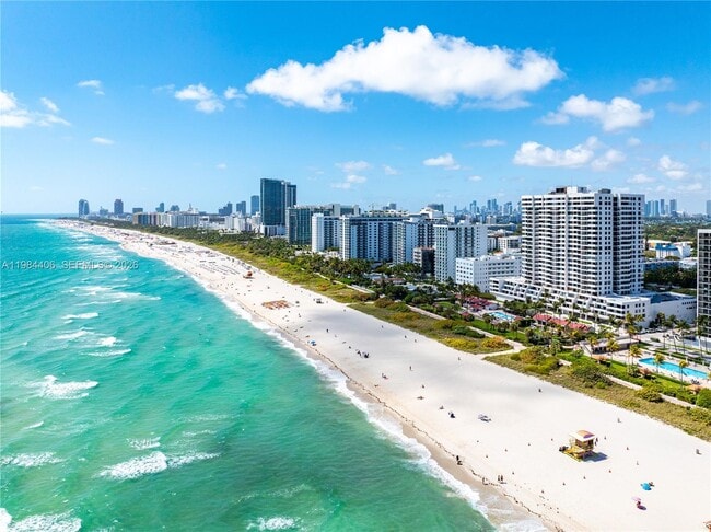 Building Photo - 2555 Collins Ave