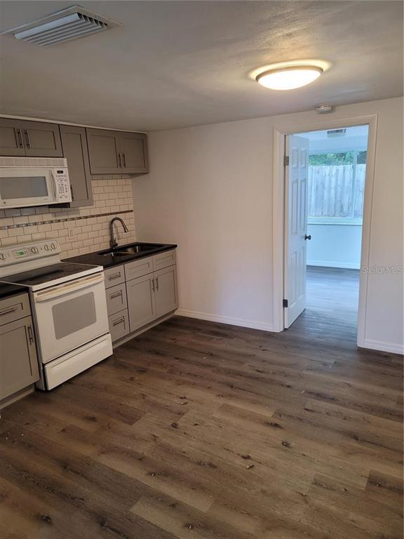 Building Photo - 7104 Gulf Breeze Cir