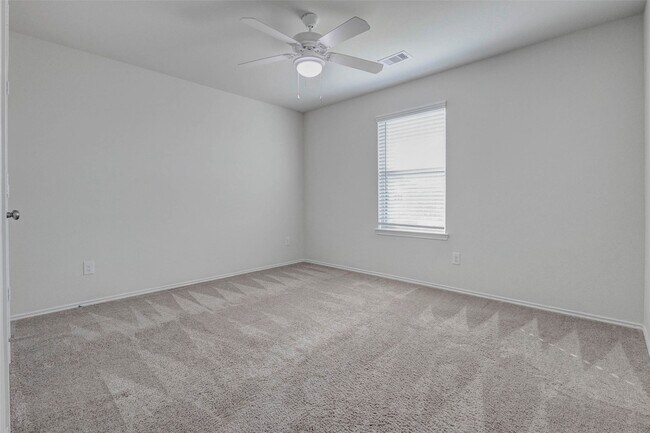 Building Photo - 26043 Quiet Field Ct