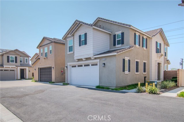 Primary Photo - 1592 Redwoods Drive Pl