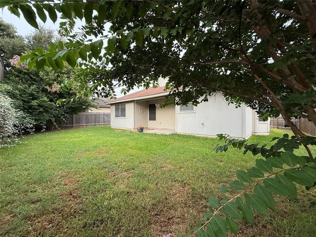 Building Photo - 25 Azalea Dr