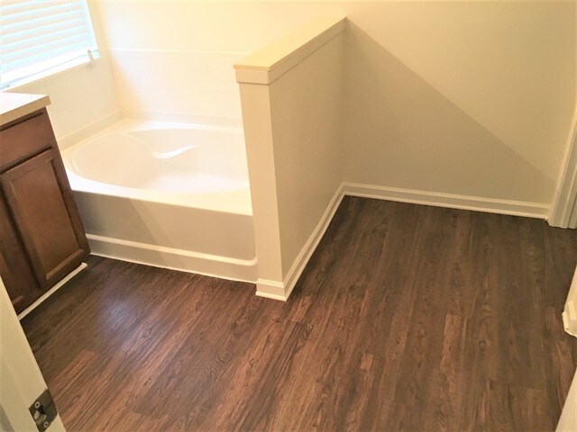 Building Photo - 4622 Glendas Meadow Dr