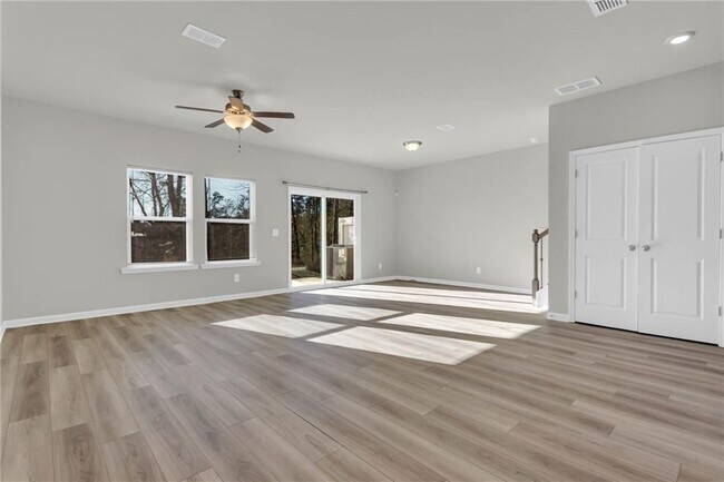 Building Photo - 1645 Villageside Ct