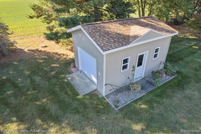 Building Photo - 245 Lynbrook Dr