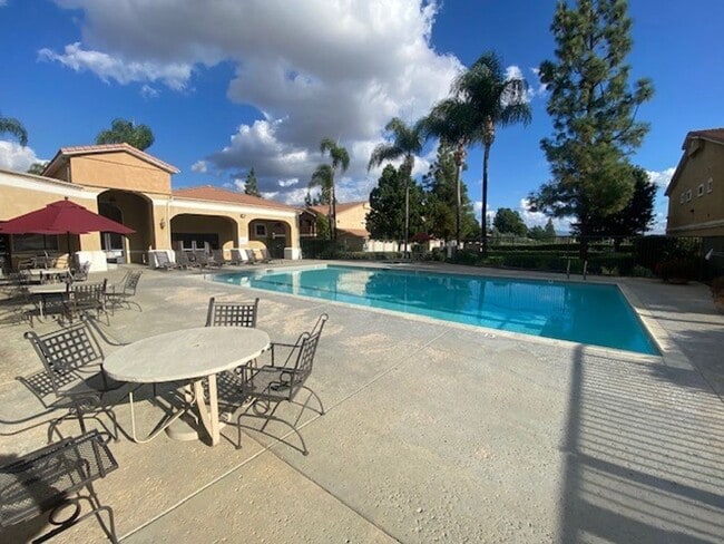 Building Photo - Upgraded Single Story First Floor Condo in Gated Community at Popular Madison Park Villas