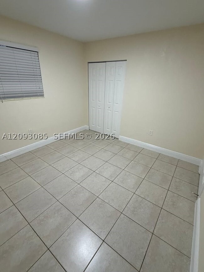 Building Photo - 9332 SW 40th St