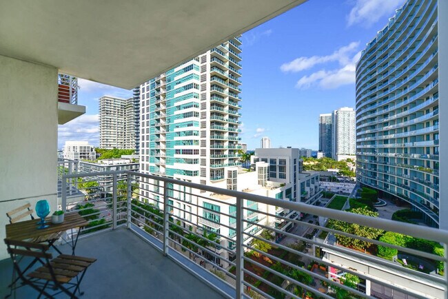 Building Photo - 3250 NE 1st Ave