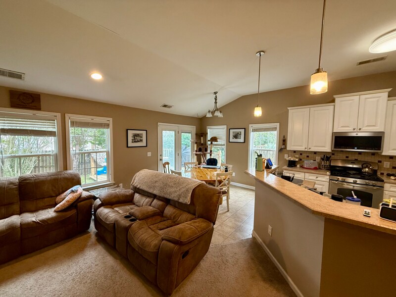 Building Photo - 610 Parkwood Dr