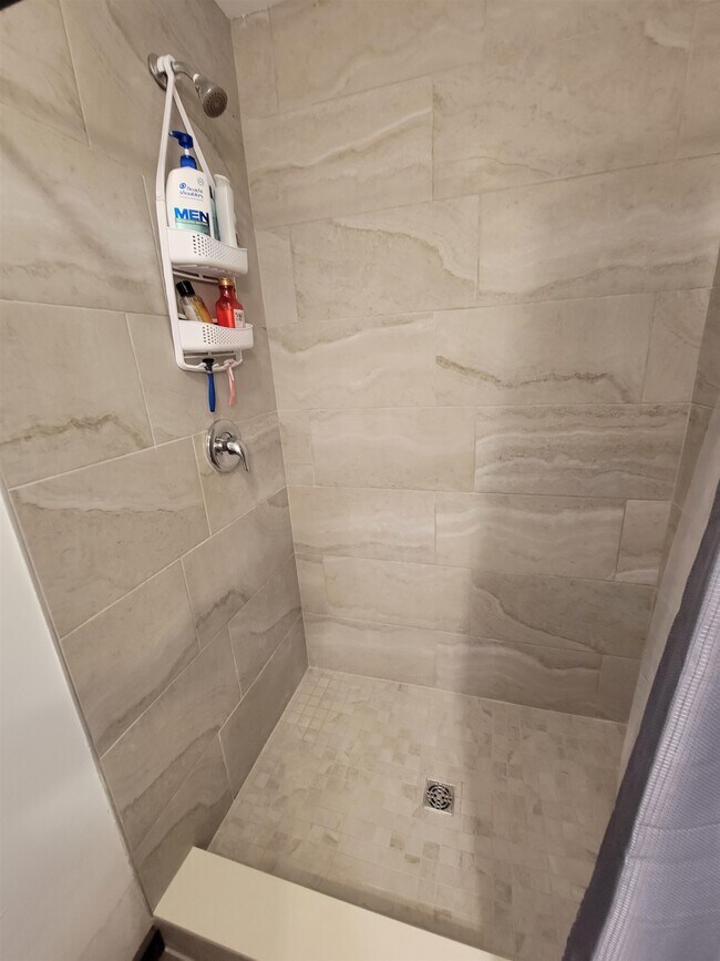 Building Photo - 1227 Continental Ct