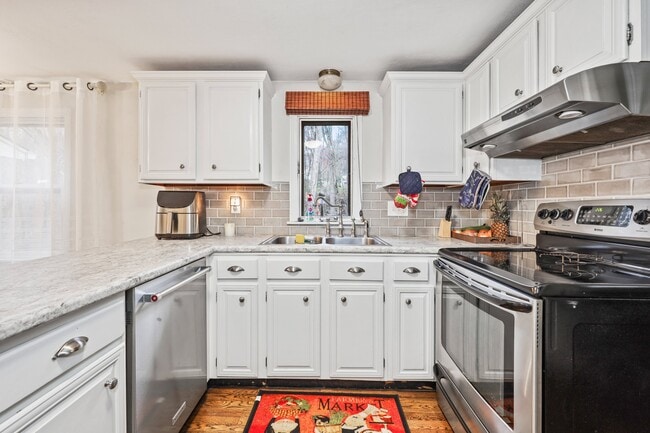 Building Photo - 138 Wildwood Cir