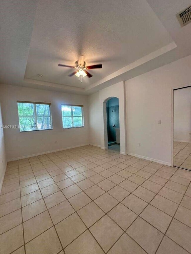 Building Photo - 10760 NW 82nd Terrace