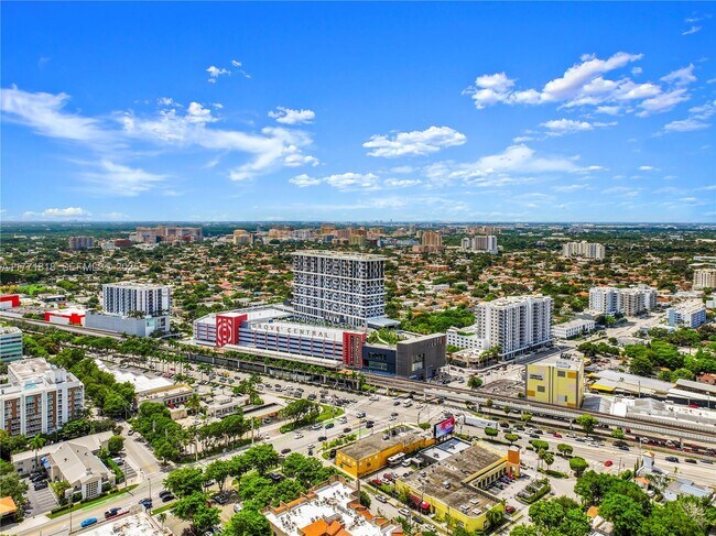 Building Photo - 2800 SW 27th Terrace