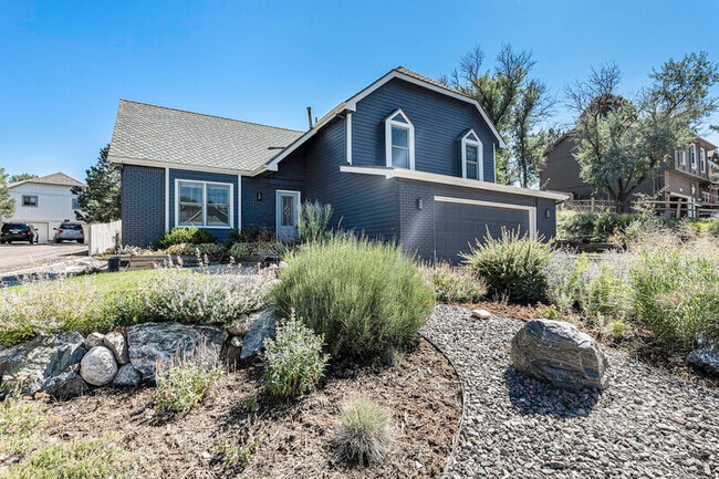 Primary Photo - 705 Grey Eagle Cir N