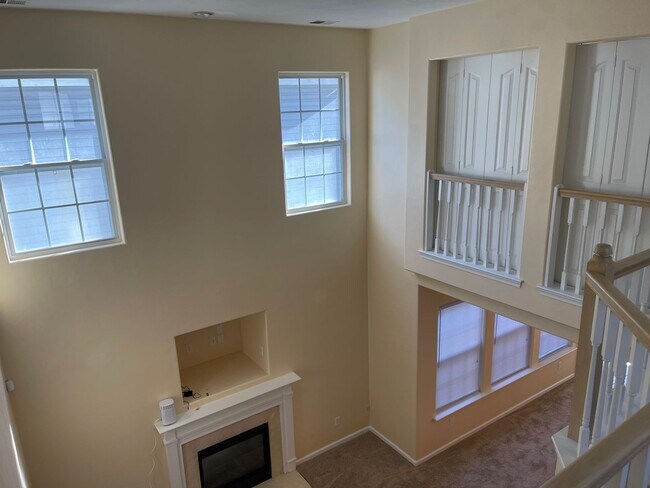 Building Photo - Lovely Lakefront Home in Virginia Beach