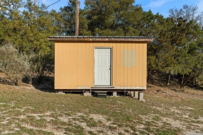Building Photo - 1597 Pipe Springs Dr