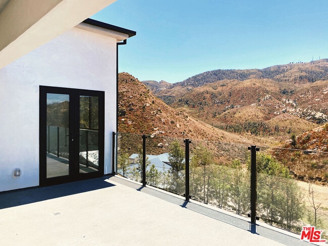 Building Photo - 1700 Cadenhorn Dr