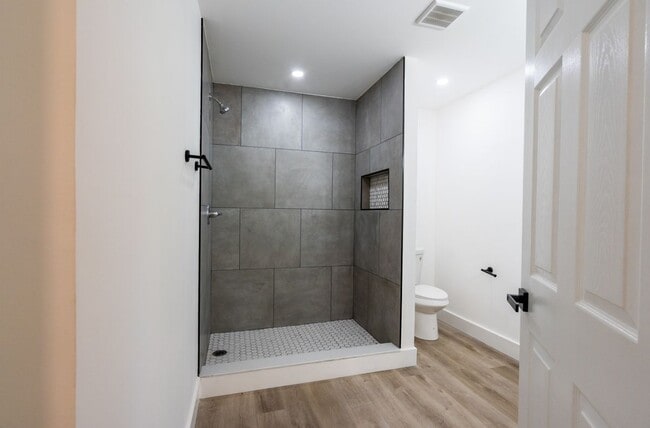 Building Photo - 3822 Bakers Ferry Rd SW