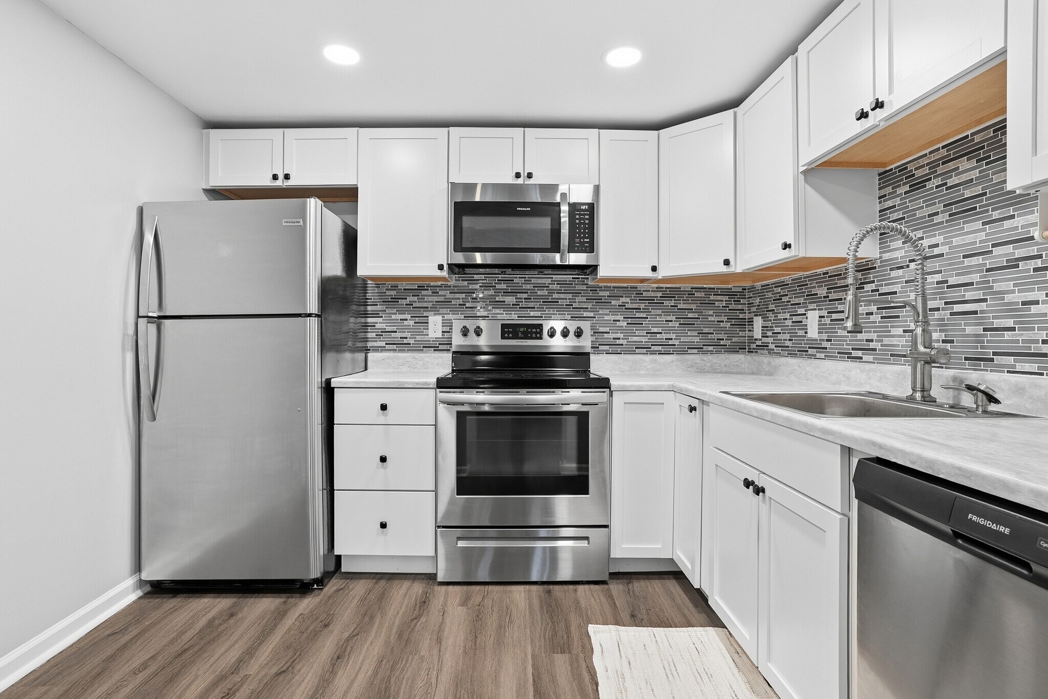 Building Photo - 1204 Dutilh Rd