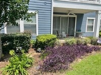 Building Photo - 2801 Chancellorsville Dr