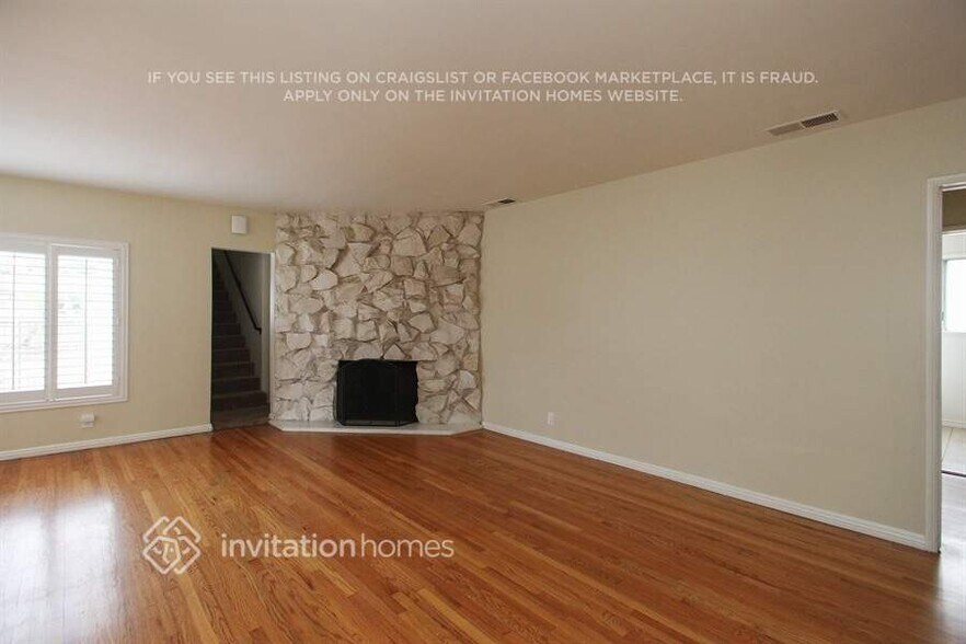 Building Photo - 9515 Samoline Ave