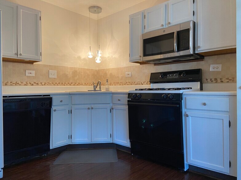 Building Photo - 514 Heritage Dr