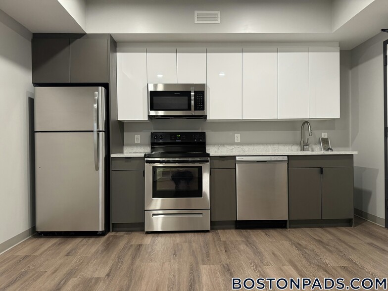 Building Photo - 100 Hemenway St