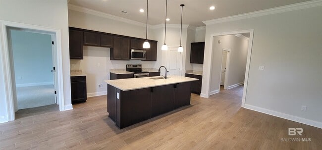 Building Photo - 6850 Summerset Dr