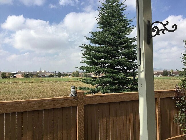 Building Photo - 4747 Parachute Cir