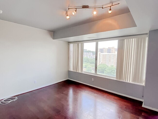 Building Photo - Beautiful 1 Bed 1 Bath Condo In Pavilion On The Park High-Rise Building In Alexandria City